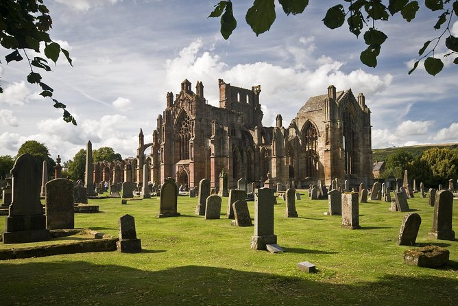 1 Day Alnwick Castle, Holy Island & Scottish Borders - Alnwick Garden or the town’s bookshop