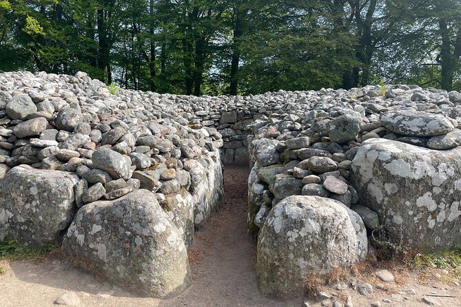 2-Day Outlander Experience Small Group Tour from Edinburgh - The minibus, group size, and guide quality