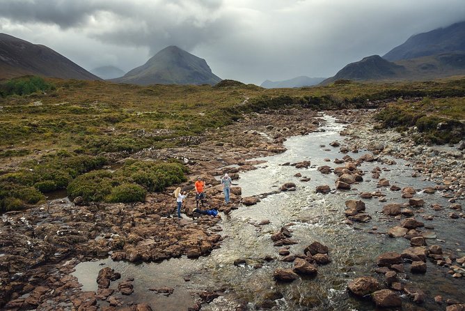 3-Day Isle of Skye Inverness Highlands and Glenfinnan Viaduct Tour from Edinburgh - Coach comfort, bags, weather, and walking