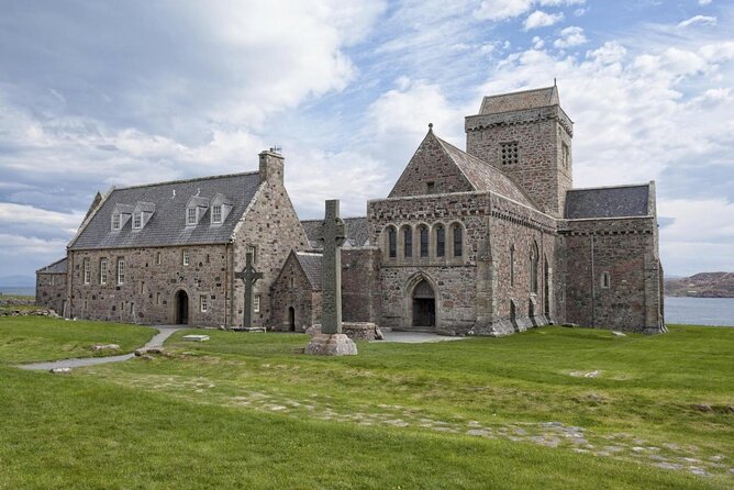 4-Day Magical Mull, Iona & West Highlands Small-Group Tour from Edinburgh - Day 4: Inveraray, Luss, and the return to Edinburgh
