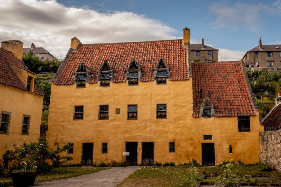 4-Day Outlander Trail From Edinburgh - Who should book this Outlander tour?