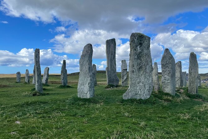 5-Day Hebrides and Highlands Tour from Edinburgh - Day 3: Luskentyre, Callanish, and Harris Tweed