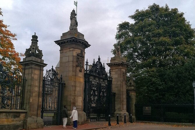 A History of Witchcraft in Edinburgh: A Self-Guided Audio Tour - Starting beside the Palace of Holyrood