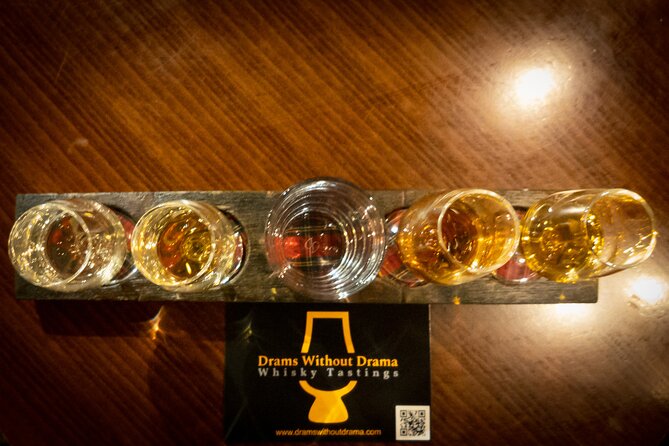 Afternoon Whisky Tasting in a Traditional Edinburgh Bar - A lesson shaped around your level