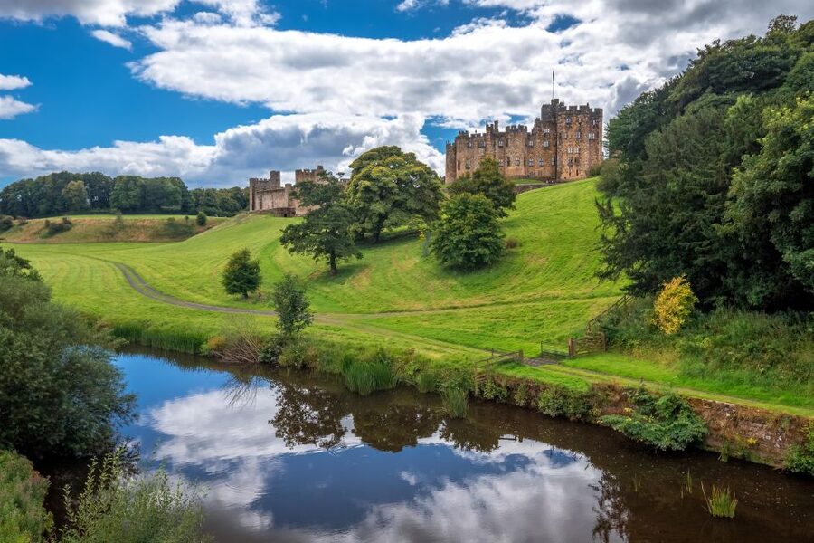 Alnwick Castle and Scottish Borders Tour from Edinburgh - Alnwick Castle, Hogwarts, and more than film memories