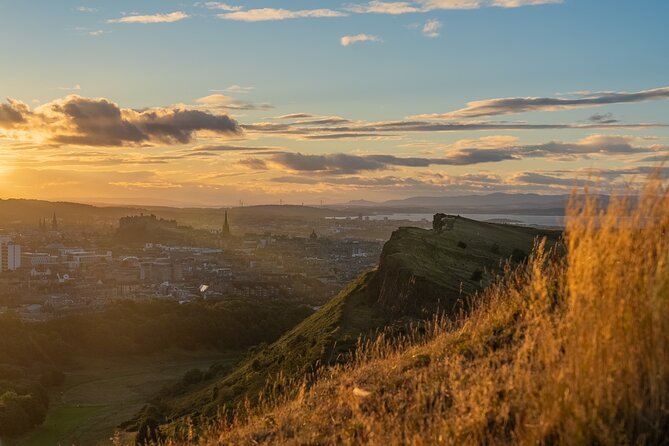 Arthur's Seat Sunset Hike with Mountain Guide - Why a sunset climb works so well in Edinburgh