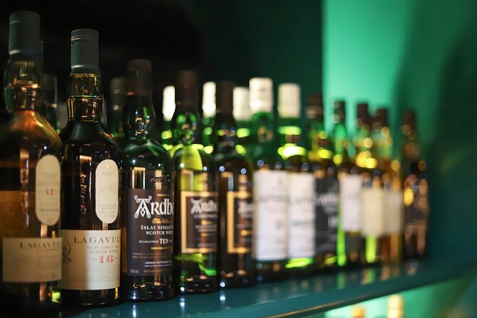 Cellar Of Scotland Walking Tour, taste Edinburgh's finest drinks - Walking from the New Town toward the Old Town