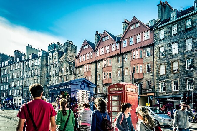 Cellar Of Scotland Walking Tour, taste Edinburgh's finest drinks - The gin and tonic stop