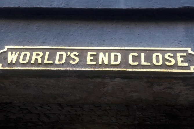 Curious Tales of the Royal Mile - Private Walking Tour - Advocates Close and the smaller stories