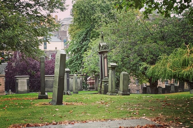 Dark History and Ghost Tour of Edinburgh - Greyfriars Kirkyard and the final tales