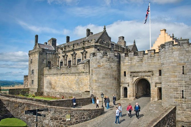 Day Trip to Loch Lomond and Trossachs National Park with Optional Stirling Castle Tour from Edinburgh - The Kelpies: a striking first stop