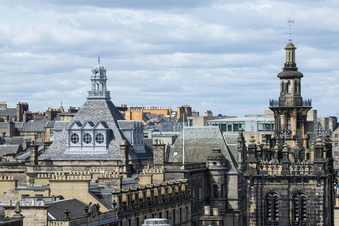 Edinburgh 3 Hour Walking Tour Italian Tour Guide - Edinburgh Castle from the outside