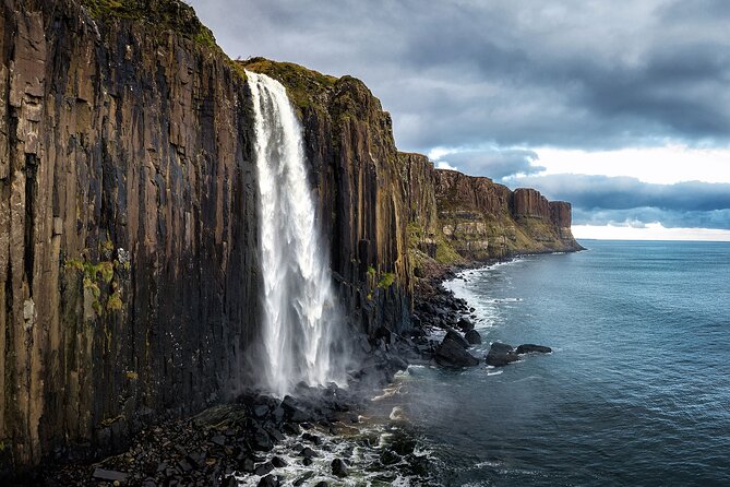 Edinburgh:5-Day Isle of Skye, Inverness & Loch Ness Tour w/Hostel - Day 1: The Kelpies, Glencoe, and five hours in Oban
