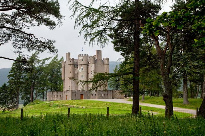 Edinburgh: Balmoral Castle and Scone Palace Royal Tour - Scone Palace and Balmoral in one long Highland day