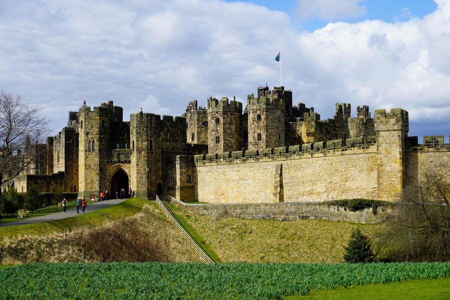 Edinburgh: Bamburgh Castle, Northumberland and Alnwick Trip - Holy Island and the shifting causeway