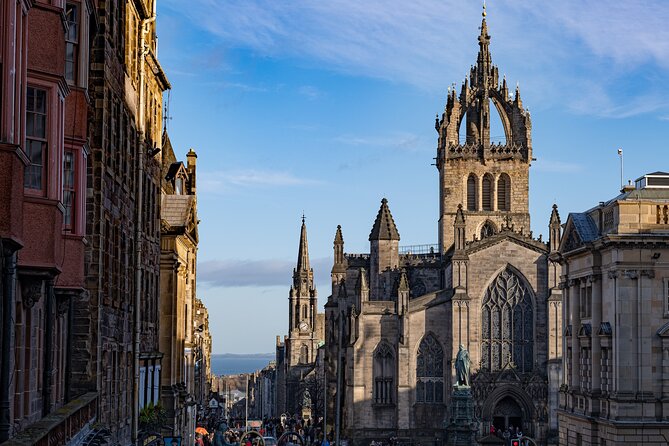 Edinburgh Castle: Guided Walking Tour with Entry Ticket - Who should book this Edinburgh Castle tour?