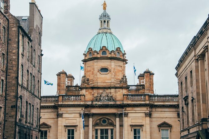 Edinburgh Castle & Old Town Small Group Guided Tour - Greyfriars Kirkyard and its unusual stories