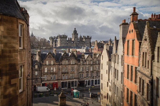 Edinburgh Castle & Royal Mile Walking Tour - Ticket Included - Starting beneath Edinburgh Castle on the Royal Mile