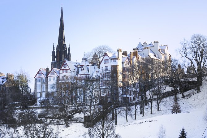 Edinburgh Christmas Tour, Highlights & Hidden Gems with a Local - Edinburgh Christmas Market at its busiest