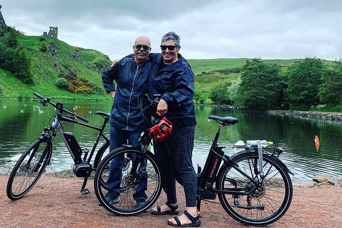 Edinburgh City Bike Tour - Choice of E-Bike or Manual - Guides, group rhythm, and Lucy the dog