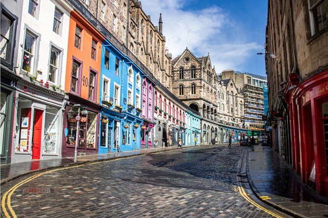 Edinburgh City of Wizards Exploration Game and Tour - Riddle’s Close and the pleasure of looking up