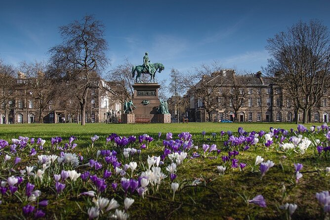 Edinburgh: Dean Village & New Town Walking Tour - St. Andrew Square, Melville Monument, and Dundas House