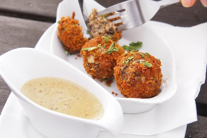 Edinburgh Food Tour with a Local Foodie Custom & Private - What this Edinburgh food tour is really like