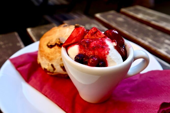 Edinburgh Food Tour with Scotch, Haggis, a Secret Dish & More - Pace, group size, and guide quality