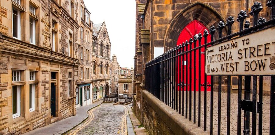 Edinburgh: Guided Harry Potter Tour in French - The Old Town through Rowling’s eyes