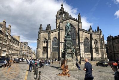 Edinburgh Half Day Guided Private Tour in a Premium Minivan