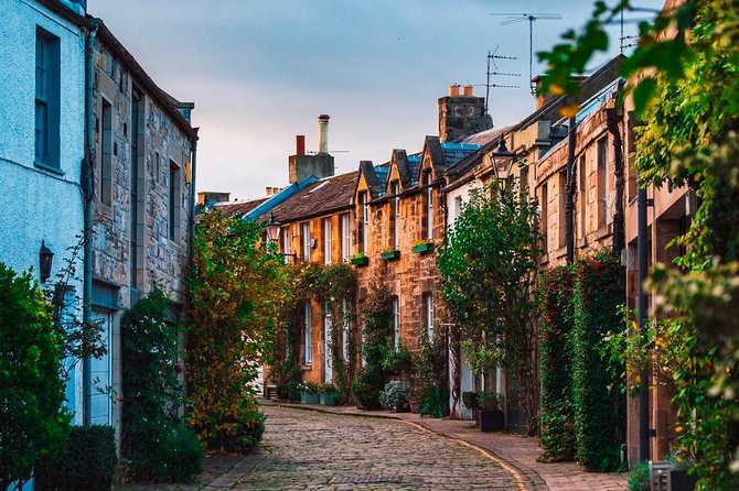 Edinburgh Half Day Tour (Private Chauffeur) - Royal Mile stories in 45 minutes