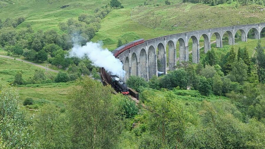 Edinburgh: Harry Potter, Glenfinnan Viaduct & Highland Tour - Why the Glenfinnan train crossing is worth the long day