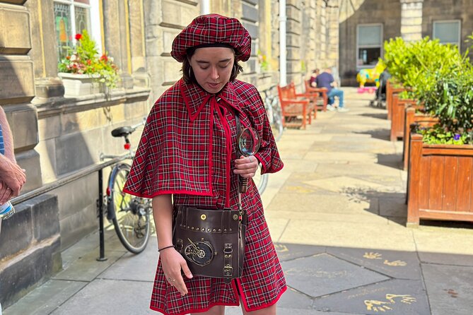 Edinburgh Historical Gems Tour with Whisky & Local Flavours - Canongate and the old edge of the city
