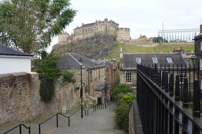 Edinburgh: History Lovers Old Town Walking Tour - Grassmarket and the best castle view