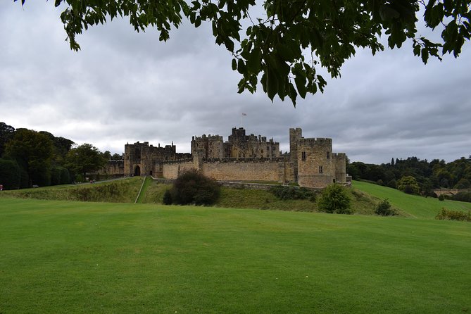 Edinburgh: Holy Island, Alnwick Castle & Kingdom of Northumbria - Weather, clothing, and what to bring