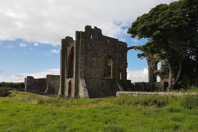 Edinburgh: Holy Island, Alnwick Castle & Kingdom of Northumbria - Is $87.34 a fair price?