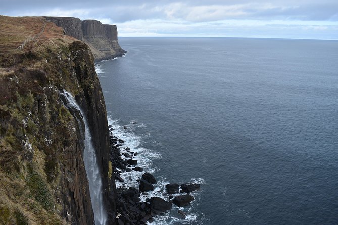 Edinburgh: Isle of Skye, Highlands and Loch Ness 3-Day Tour - The guide can make or break the long drives