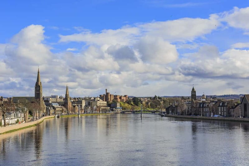 Edinburgh: Loch Ness, Inverness & Highlands Tour in Spanish - Three views of Glencoe Valley