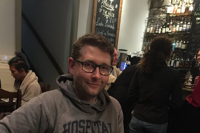 Edinburgh Night Tour with a Local Guide: Private & 100% Personalized - George Street for cocktails and polished surroundings
