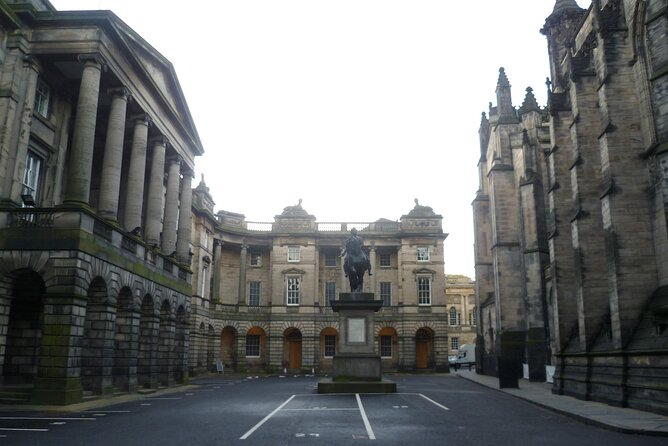 Edinburgh Old Town Private Self-Guided Tour - Parliament, John Knox, and the complicated Scottish story