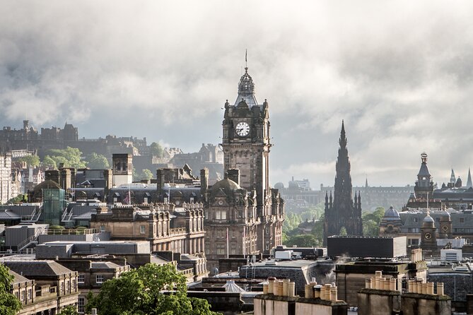 Edinburgh: Old Town's Highlights Walking Tour - Starting at 130 High Street on the Royal Mile