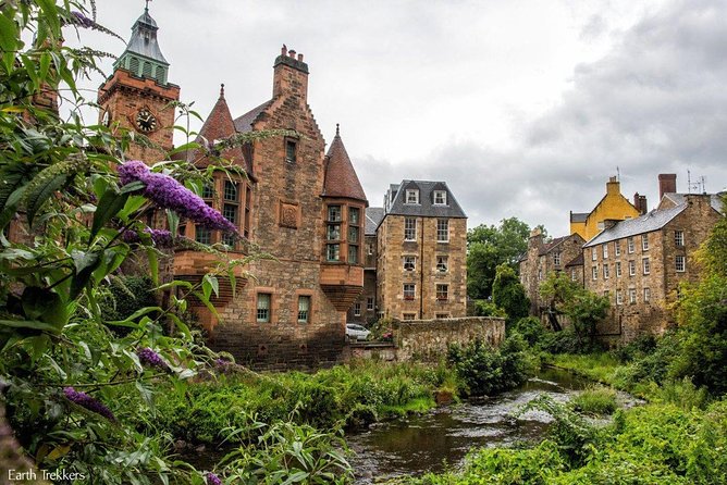 Edinburgh Private city tour - The Royal Mile reveals Edinburgh’s medieval core