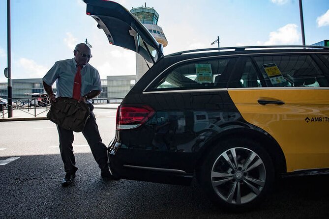 Edinburgh Private Transfer from Edinburgh city centre to Edinburgh Airport - Pickup from your Edinburgh hotel or private address