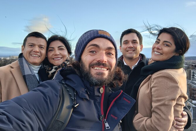 Edinburgh Private Walking Tour in Spanish - National Museum of Scotland and Edinburgh’s stranger stories