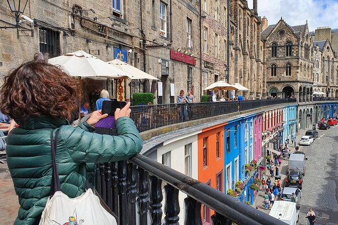 Edinburgh Private Walking Tour - Walking the Royal Mile beyond the postcard view