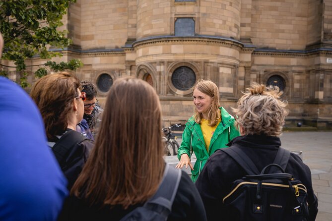 Edinburgh: Pubs & History Walking Tour with Beer Tasting - Cowgate, pubs, and the first tasting stop