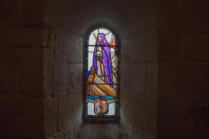 Edinburgh Skip-the-Ticket-Line Castle Walking Tour - The Crown Jewels and Stone of Destiny
