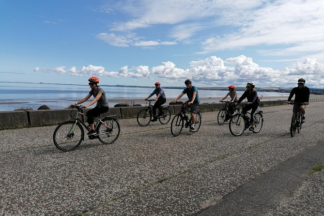Edinburgh Sky to Sea Bike or E-Bike Tour with Transfer by TBC - Georgian streets and the finish near St. Andrew Square