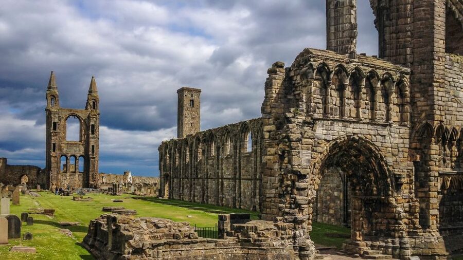 Edinburgh: St Andrews, Dunfermline Abbey and Fife Coast Tour - A breath of sea air near Lady’s Tower