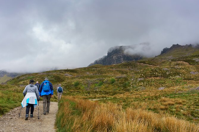 Edinburgh: Stirling Castle & Loch Lomond Private Luxury Day Tour - Balmaha adds a human touch